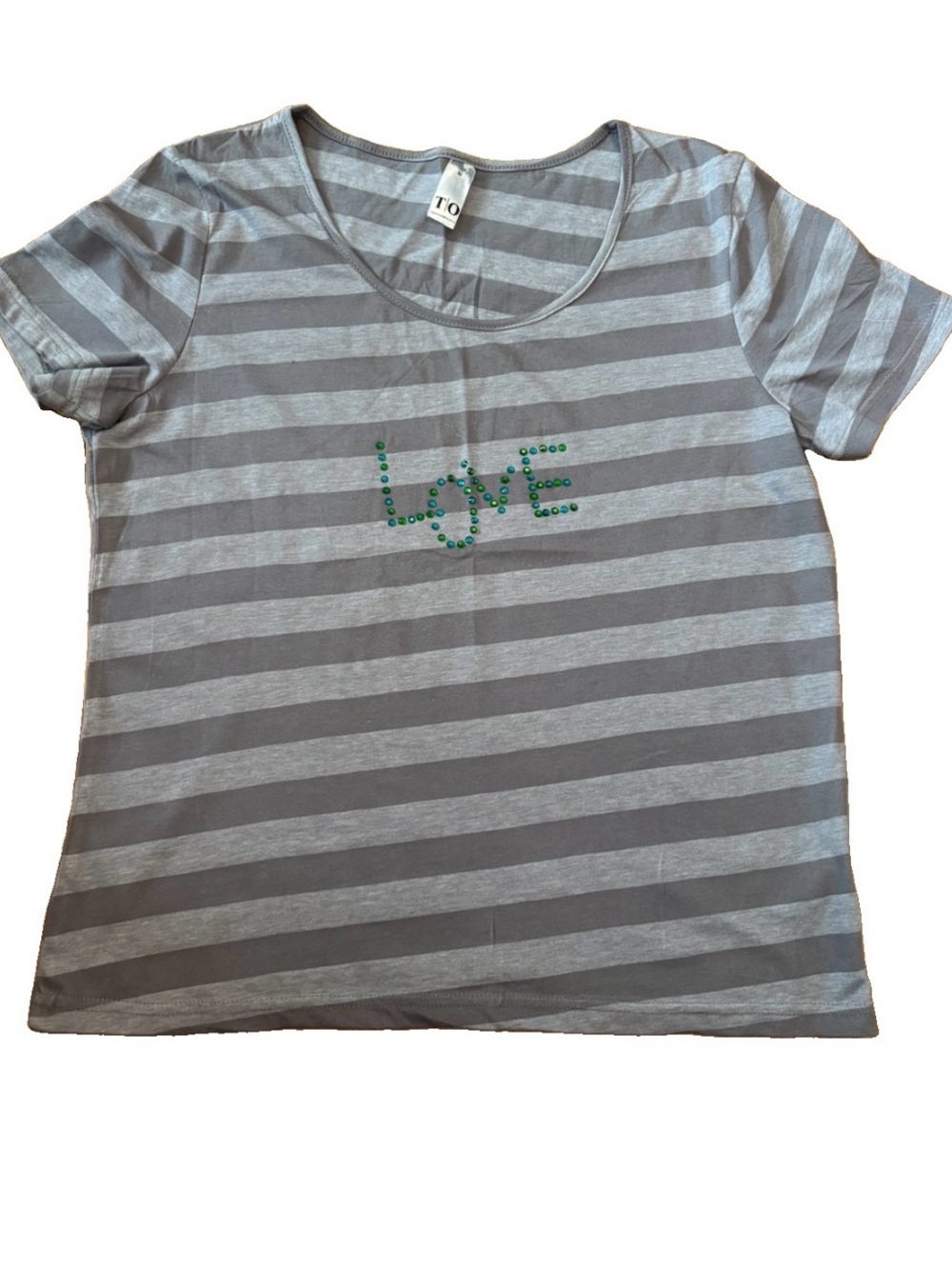 New Thomas & Olivia Women’s Short Sleeve Tee W/ ‘Love’ Embellishment - Medium